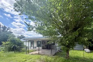 808 W Boundary St, Giddings, TX 78942 - Photo 20