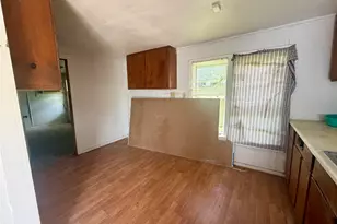 808 W Boundary St, Giddings, TX 78942 - Photo 10
