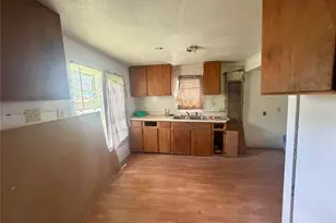 808 W Boundary St, Giddings, TX 78942 - Photo 4