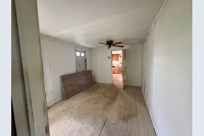 808 W Boundary Street, Giddings, TX 78942 - Photo 14