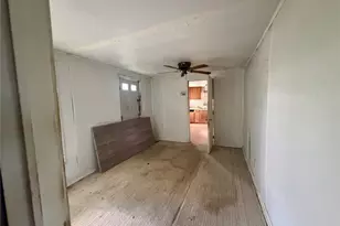 808 W Boundary St, Giddings, TX 78942 - Photo 14