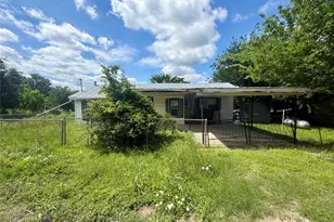 808 W Boundary St, Giddings, TX 78942 - Photo 1