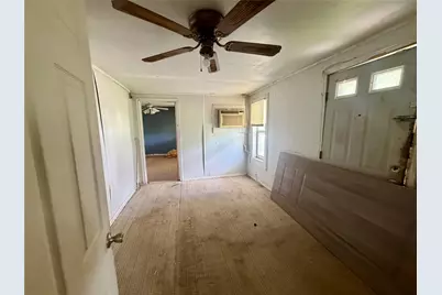808 W Boundary Street, Giddings, TX 78942 - Photo 2