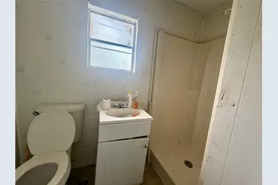 808 W Boundary Street, Giddings, TX 78942 - Photo 12