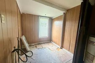 808 W Boundary St, Giddings, TX 78942 - Photo 6