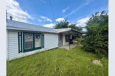 808 W Boundary Street, Giddings, TX 78942 - Photo 16