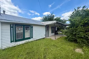 808 W Boundary St, Giddings, TX 78942 - Photo 16