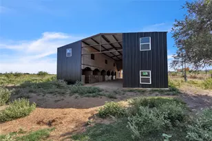 1701 Co Rd 466, Elgin, TX 78621 - Photo 32