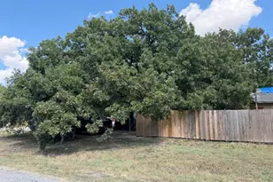 443 W Jackson St, Bartlett, TX 76511 - Photo 18