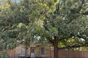 443 W Jackson St, Bartlett, TX 76511 - Photo 14