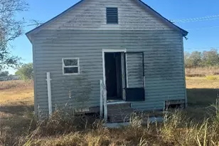 000 S Carter Ave, Cuero, TX 77994 - Photo 2