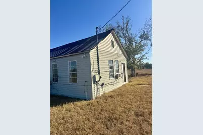 000 S Carter Avenue, Cuero, TX 77994 - Photo 4