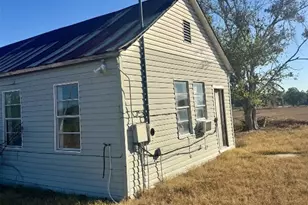 000 S Carter Ave, Cuero, TX 77994 - Photo 4