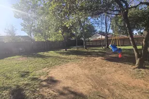 724 Ramsey Ave, Rockdale, TX 76567 - Photo 26