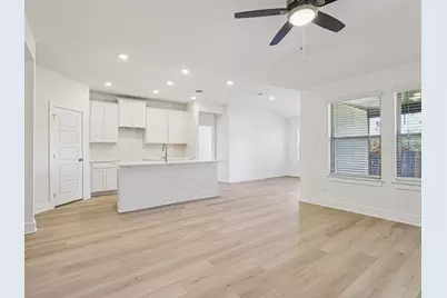 273 Sue Peaks Loop, Dripping Springs, TX 78620 - Photo 4