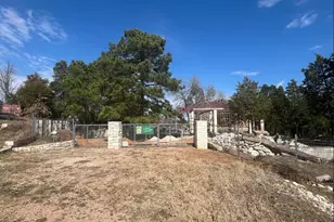 104 Lilly Ln, Elgin, TX 78621 - Photo 8