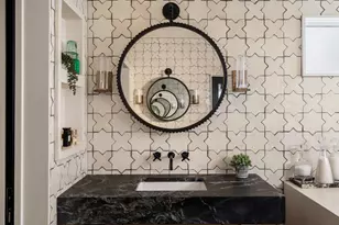 713 E 32nd St, Austin, TX 78705 - Photo 18