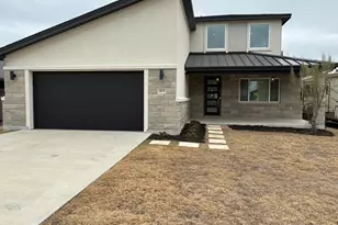 403 Summit Ridge Dr N, Point Venture, TX 78645 - Photo 1