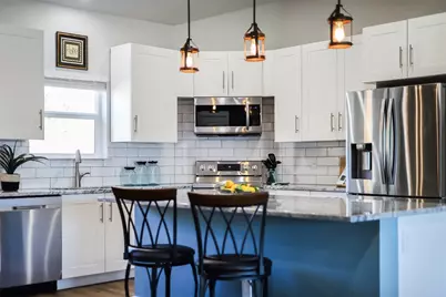 18322 Lake Oaks Drive, Jonestown, TX 78645 - Photo 14