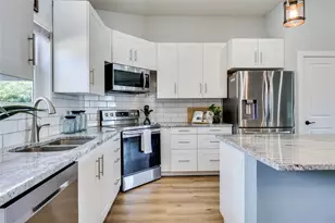 18322 Lake Oaks Dr, Jonestown, TX 78645 - Photo 12