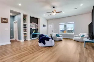 18322 Lake Oaks Dr, Jonestown, TX 78645 - Photo 10