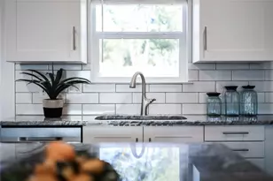 18322 Lake Oaks Dr, Jonestown, TX 78645 - Photo 10