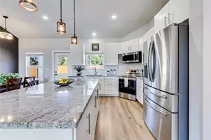 18322 Lake Oaks Dr, Jonestown, TX 78645 - Photo 4