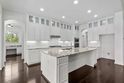 7401 Turnback Ledge Trail, Lago Vista, TX 78645 - Photo 4