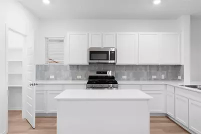 13725 Tucker Hedge Pass, Elgin, TX 78621 - Photo 10