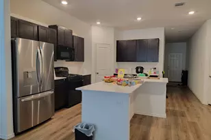 100 Montego St, Hutto, TX 78634 - Photo 10