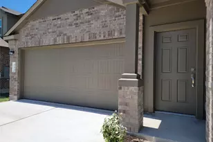 100 Montego St, Hutto, TX 78634 - Photo 4
