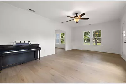 1301 Sloan Street, Taylor, TX 76574 - Photo 8