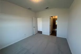 121 Honey Bee Rd, Jarrell, TX 76537 - Photo 8