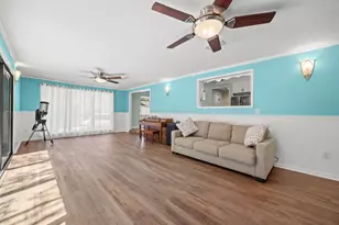 10805 Spicewood Pkwy, Austin, TX 78750 - Photo 18