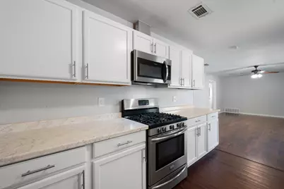 11604 N Oaks Drive, Austin, TX 78753 - Photo 10