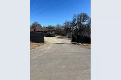 2214 Gardenia Drive, Austin, TX 78727 - Photo 2