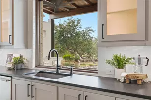 449 Ranch Fls, Fair Oaks Ranch, TX 78015 - Photo 14