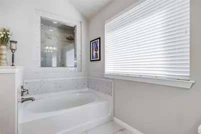 7805 Turnback Ledge Trail, Lago Vista, TX 78645 - Photo 18