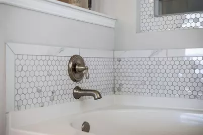 7805 Turnback Ledge Trail, Lago Vista, TX 78645 - Photo 20