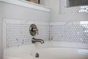 7805 Turnback Ledge Trail, Lago Vista, TX 78645 - Photo 20