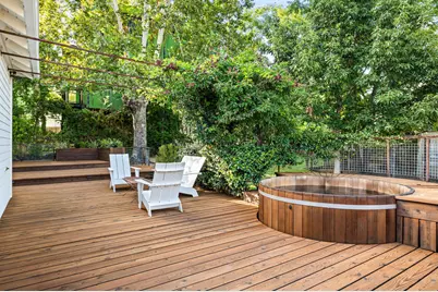 2110 E 9th Street, Austin, TX 78702 - Photo 32