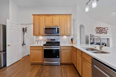 17007 Brewer Blackbird Drive, Pflugerville, TX 78660 - Photo 6