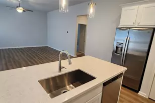 212 Los Olives Ln, Liberty Hill, TX 78642 - Photo 10