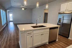 212 Los Olives Ln, Liberty Hill, TX 78642 - Photo 8