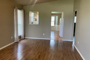 206 E Walter St, Pflugerville, TX 78660 - Photo 2
