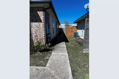 143 Marvin Cove, Hutto, TX 78634 - Photo 2