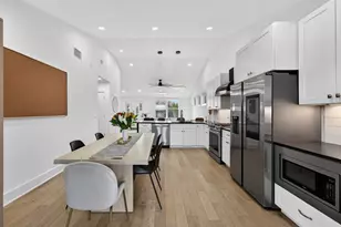 504 W Croslin St, Austin, TX 78752 - Photo 10