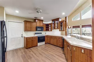 106 Redbud Dr, Spicewood, TX 78669 - Photo 12