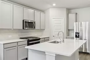 145 Sleep Holw, Jarrell, TX 76537 - Photo 4