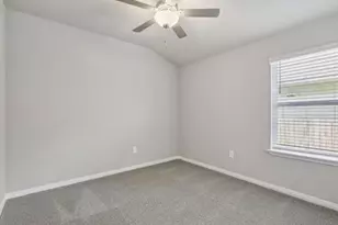 145 Sleep Holw, Jarrell, TX 76537 - Photo 8